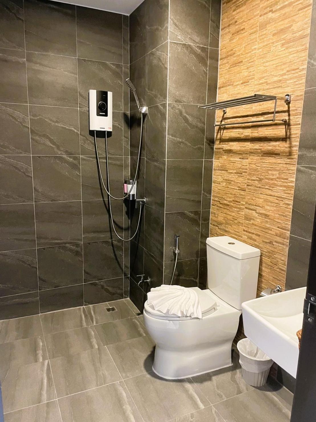 Terminal 58 Hotel Ban Mut Dok Khao Buitenkant foto